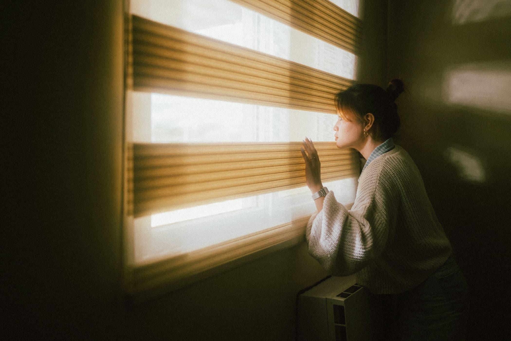 High contrast spring light visualizing overstimulation